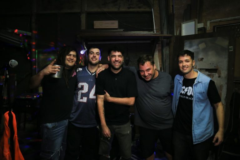 Virgos Punk sacude la escena musical de Los Toldos con sus primeros cortes de difusión